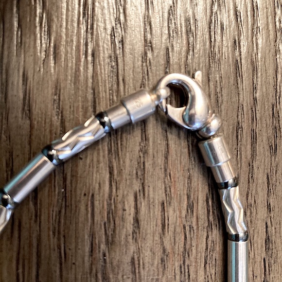 Tiffany & Co - Picture 5 of 9